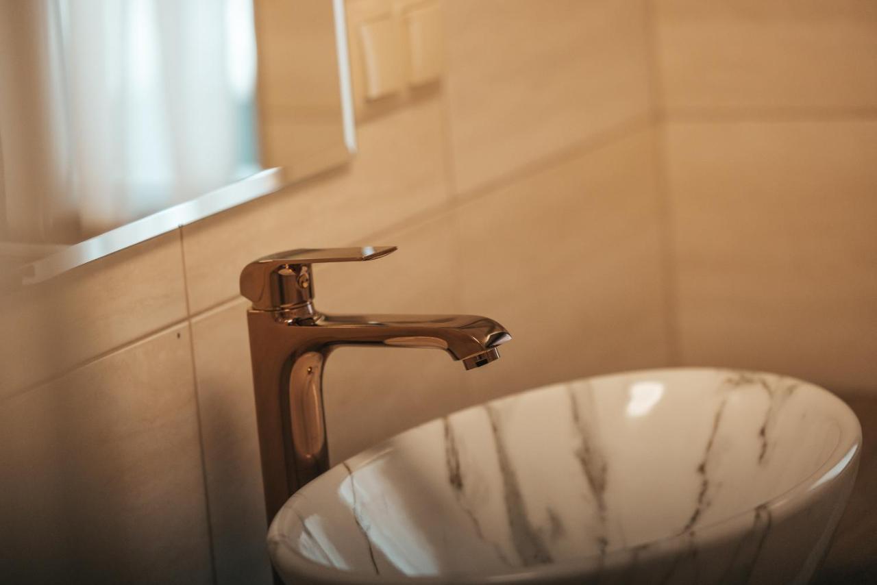 Apartamenty Grand Tatry - Sauna I Jacuzzi Wliczone W Cene Pobytu - 10 Minut Pieszo Od Term Bania Bialka Tatrzanska Eksteriør bilde
